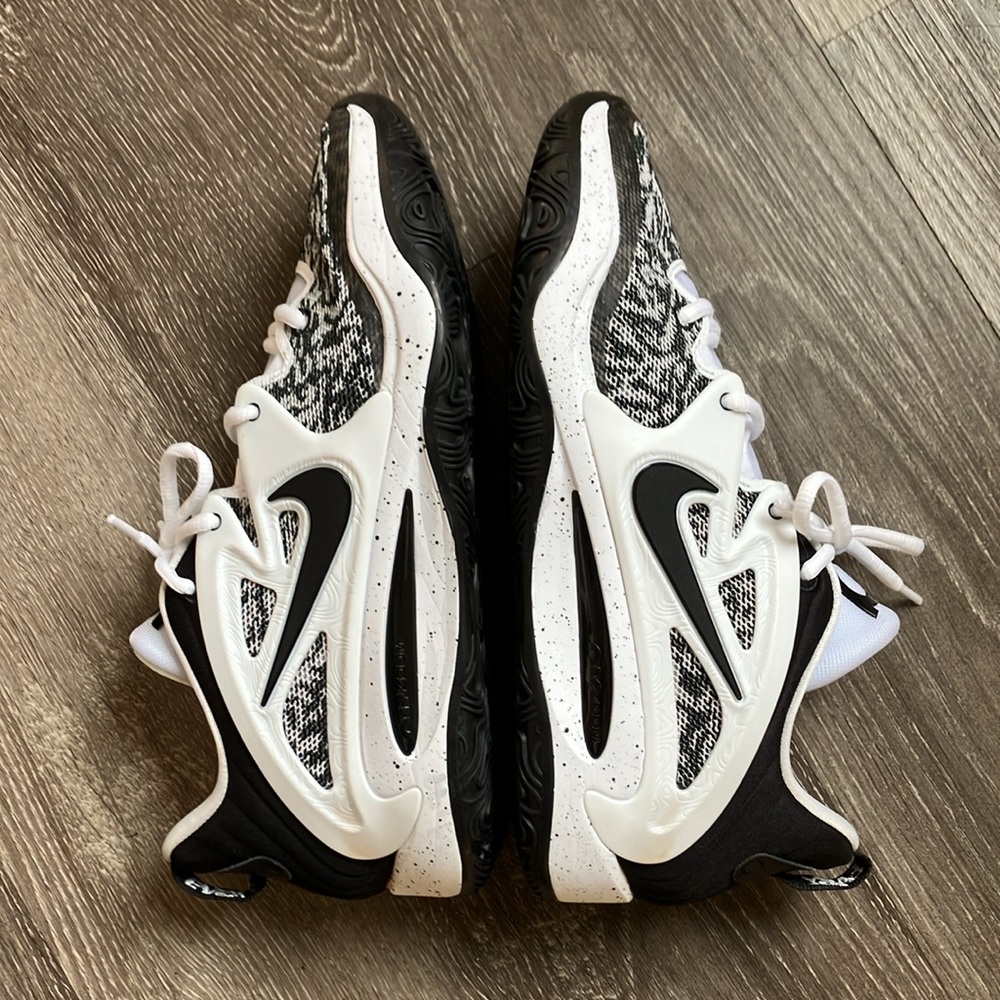 Nike KD 15 TB 'White Black Speckled' - Picture 7 of 17